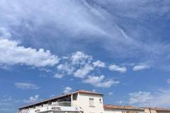 555